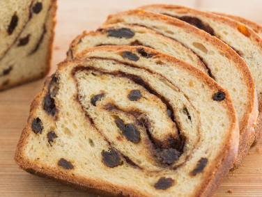 Cinnamon raisin swirl bread